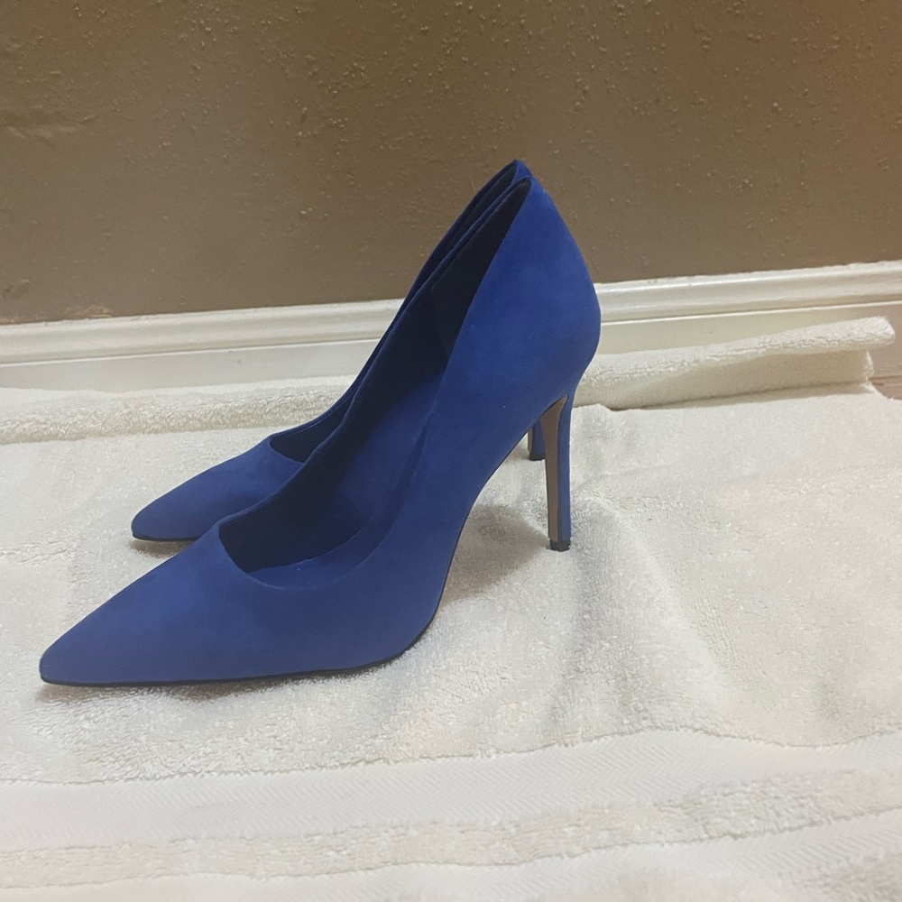 Mix No. 6 Blue Heels - Picture 1 of 3